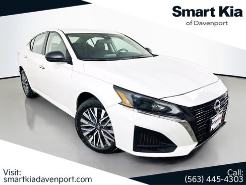 Used 2025 Nissan Altima 2.5 SV AWD/4WD image 1
