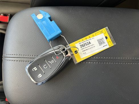 Used 2018 Chevrolet Equinox Premier image 24