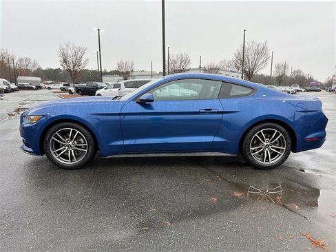 Used 2017 Ford Mustang Coupe image 10