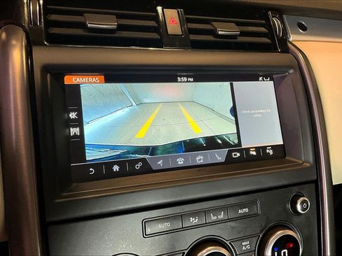 Used 2020 Land Rover Discovery Landmark AWD/4WD image 15