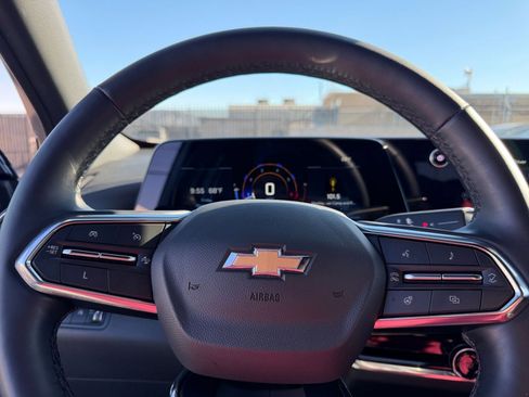 Used 2025 Chevrolet Equinox LT image 25