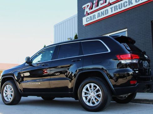 Used 2022 Jeep Grand Cherokee Laredo E AWD/4WD image 16
