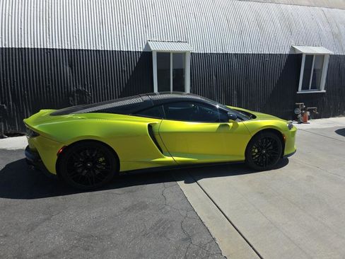 Used 2023 McLaren GT image 3