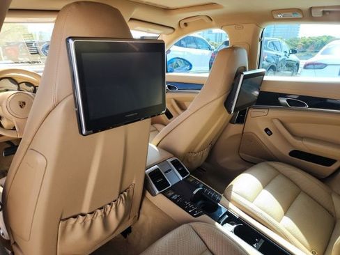 Used 2016 Porsche Panamera S w/ Premium Package Plus image 19