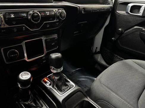 Used 2023 Jeep Wrangler Unlimited Sport image 24