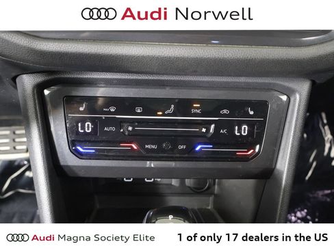 Used 2024 Volkswagen Tiguan SE R-Line AWD/4WD image 4