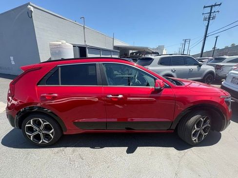 Certified 2025 Kia Niro SX Touring FWD image 5