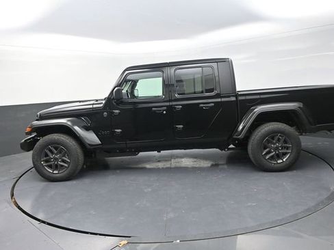 New 2026 Jeep Gladiator Sport AWD/4WD image 7