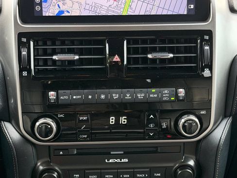 Used 2023 Lexus GX 460 Luxury w/ Accessory Package AWD/4WD image 19