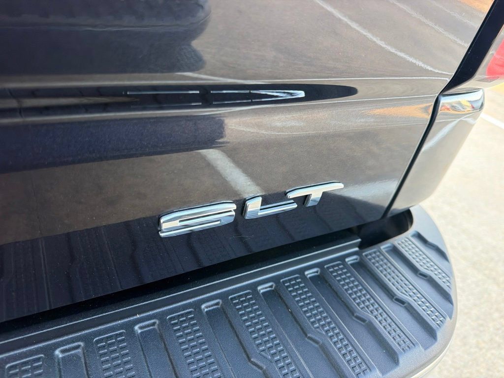 Used 2025 GMC Sierra 1500 SLT AWD/4WD image 10
