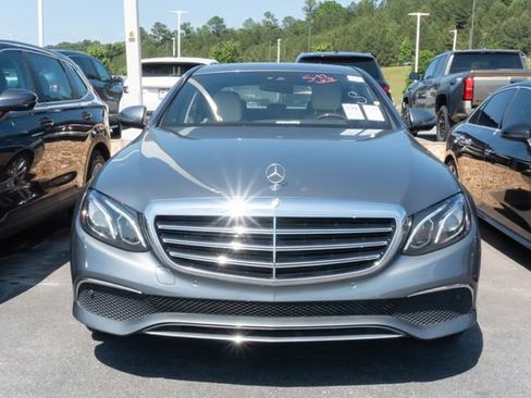 Used 2017 Mercedes-Benz E 300 image 2