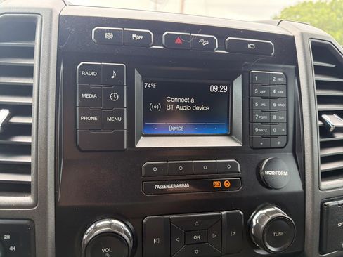 Used 2019 Ford F250 XL w/ Power Equipment Group AWD/4WD image 24