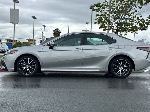 Used 2023 Toyota Camry SE FWD image 7