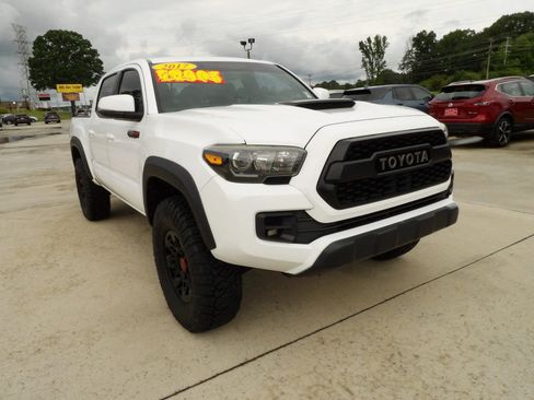 Used 2017 Toyota Tacoma TRD Pro image 4