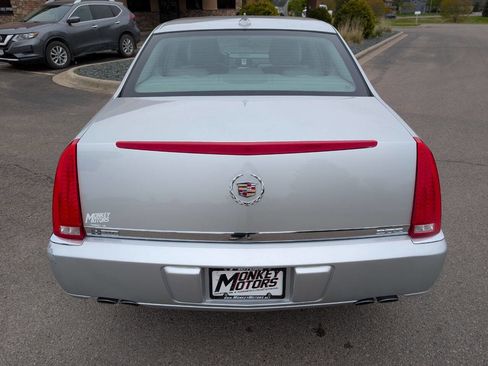 Used 2011 Cadillac DTS FWD image 8