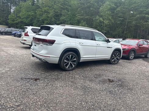 Used 2024 Volkswagen Atlas SEL Premium R-Line AWD/4WD image 5