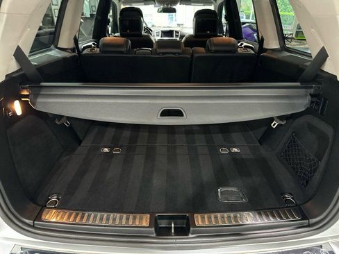 Used 2016 Mercedes-Benz GL 550 4MATIC image 39