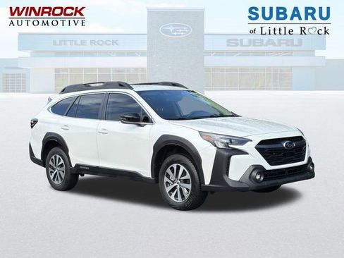 Used 2025 Subaru Outback Premium AWD/4WD image 1