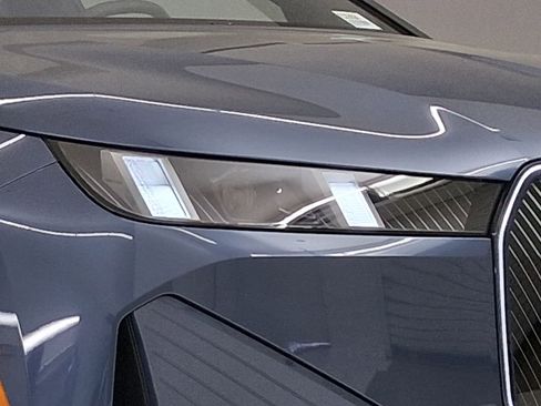 New 2026 BMW iX xDrive45 image 9