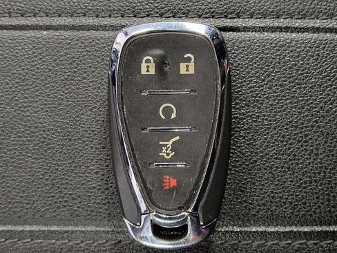 Used 2022 Chevrolet Traverse LT FWD image 32