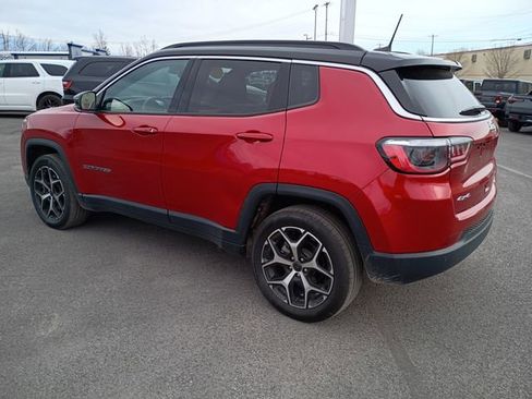 Used 2025 Jeep Compass Limited AWD/4WD image 11