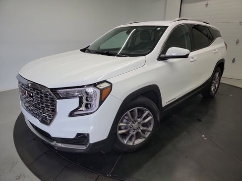Used 2022 GMC Terrain SLT FWD image 3