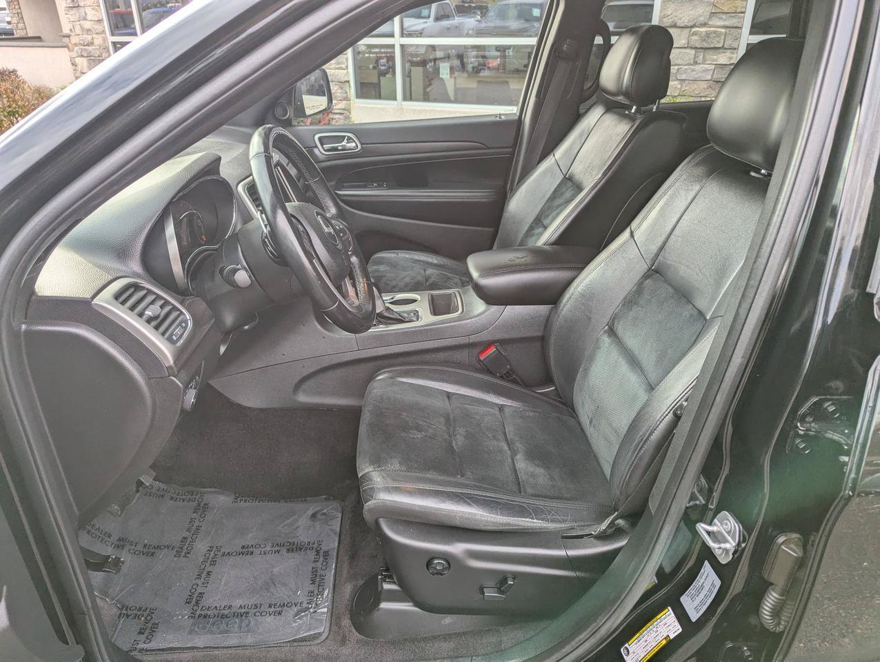Used 2017 Jeep Grand Cherokee Altitude AWD/4WD image 12