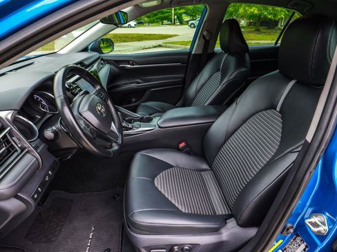 Used 2019 Toyota Camry SE FWD image 33