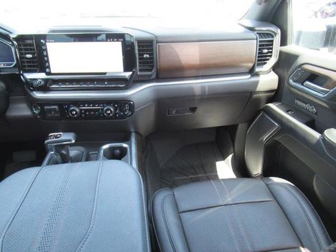 Used 2024 Chevrolet Silverado 1500 High Country w/ High Country Premium Package AWD/4WD image 14