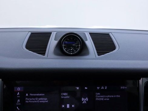 New 2025 Porsche Macan image 33