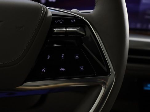 Used 2025 Cadillac Escalade Sport Platinum w/ LPO, ONYX Package image 23