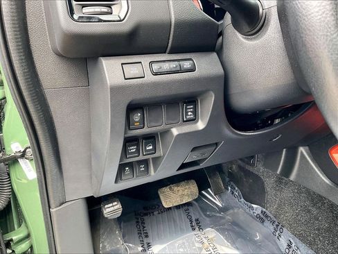 Used 2023 Nissan Frontier PRO-4X w/ Pro Convenience Package image 25