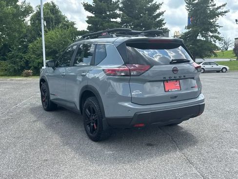 Used 2025 Nissan Rogue SV AWD/4WD image 7