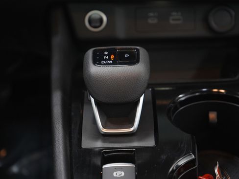 Used 2022 Nissan Rogue SV w/ SV Premium Package image 19