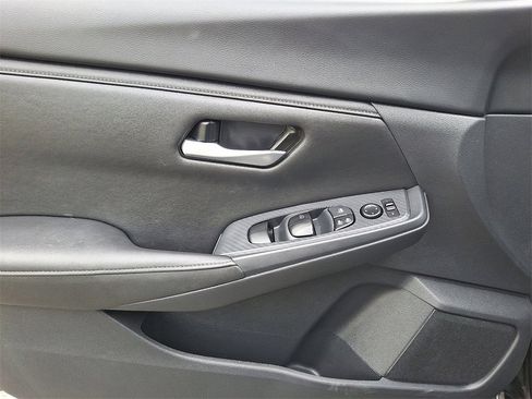 Used 2025 Nissan Sentra SV image 13