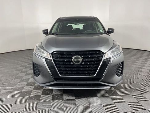 Used 2021 Nissan Kicks S image 3