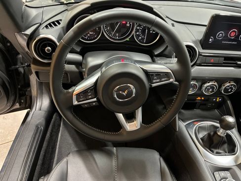 Used 2023 MAZDA MX-5 Miata Grand Touring RWD image 18