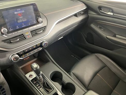 Used 2022 Nissan Altima 2.5 SR w/ Midnight Edition Package FWD image 35