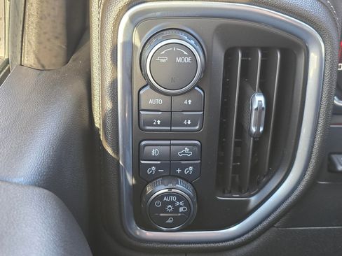 Used 2020 Chevrolet Silverado 1500 High Country w/ Technology Package AWD/4WD image 23