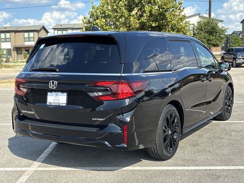 Certified 2025 Honda Odyssey Sport-L image 6