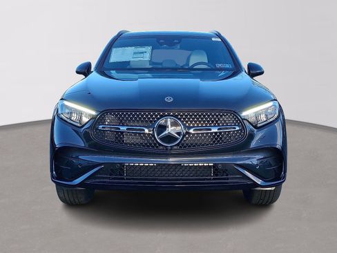 Used 2026 Mercedes-Benz GLC 300 4MATIC image 2