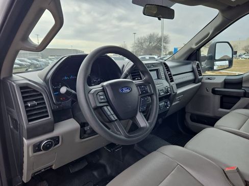 Used 2019 Ford F250 XL w/ Power Equipment Group image 8