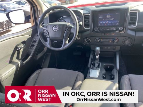 Used 2024 Nissan Frontier SV image 19