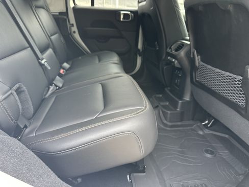 Used 2026 Jeep Wrangler Unlimited Sahara AWD/4WD image 18