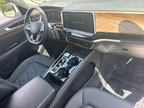 Used 2024 Volkswagen Atlas SE FWD image 30