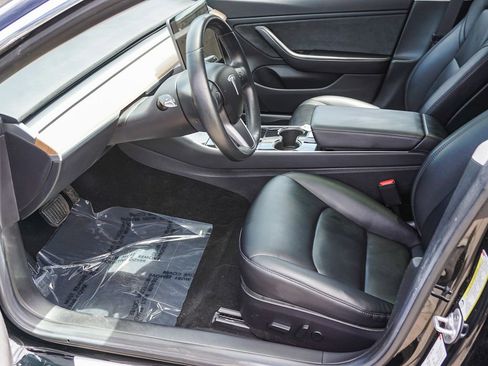 Used 2018 Tesla Model 3 Long Range RWD image 17