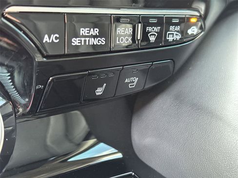 Certified 2025 Acura MDX FWD w/ Technology Package image 36