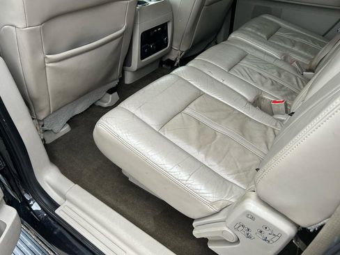 Used 2015 Lincoln Navigator L L 4WD image 9