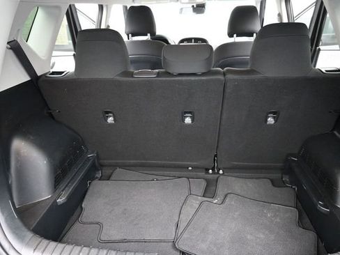 Used 2025 Kia Soul LX w/ LX Technology Package FWD image 31