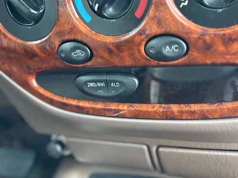 Used 2004 Toyota Tundra Limited image 26